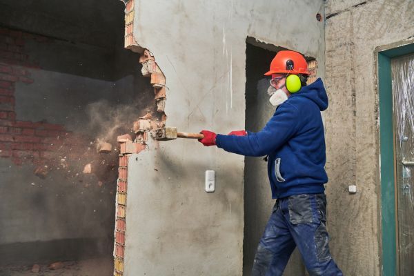 Concrete Wall Demolition in Schaumburg